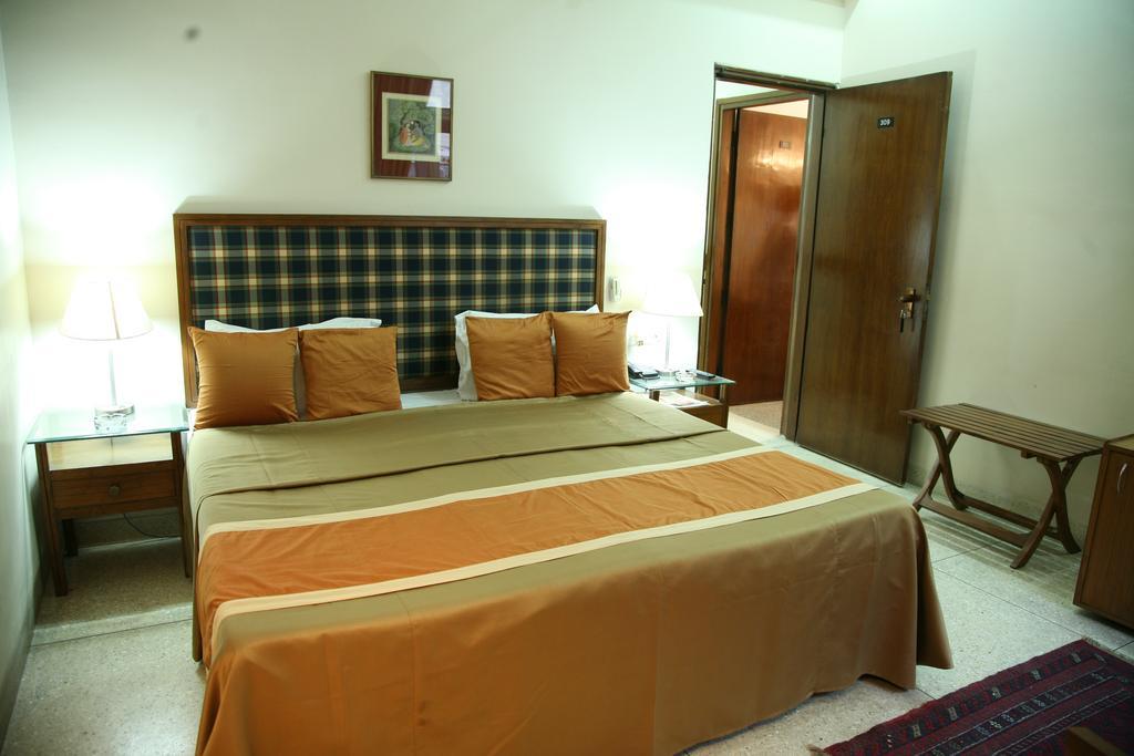 The Royal Residency Hotel New Delhi Buitenkant foto